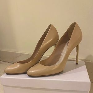 Dior Sublime Heel. Nude with Gold detailing. Size 40